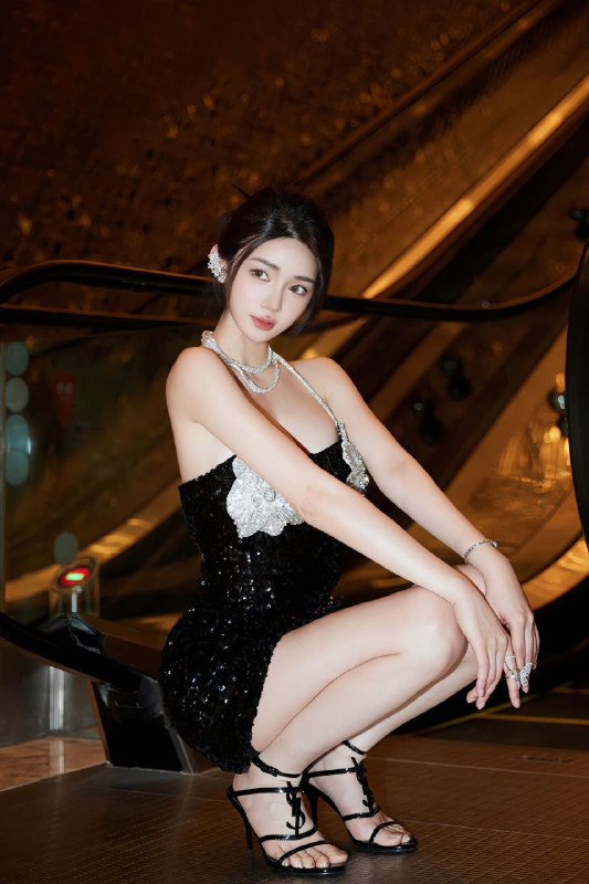 大理 175D皮肤光滑白皙 五官自然精致凹凸有致 气质洋气 可纯可性感长期健身瑜伽 兼职不常在全球各地  各种类型  见面付💰换号了😂👇👇会员永久有效！现用客服：@AnnaGJ168私聊不了：@AnnaGJ168bot