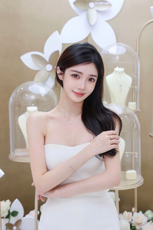 大理 175D皮肤光滑白皙 五官自然精致凹凸有致 气质洋气 可纯可性感长期健身瑜伽 兼职不常在全球各地  各种类型  见面付💰换号了😂👇👇会员永久有效！现用客服：@AnnaGJ168私聊不了：@AnnaGJ168bot