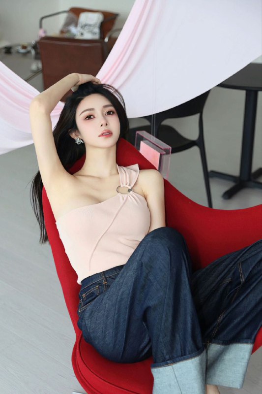 大理 175D皮肤光滑白皙 五官自然精致凹凸有致 气质洋气 可纯可性感长期健身瑜伽 兼职不常在全球各地  各种类型  见面付💰换号了😂👇👇会员永久有效！现用客服：@AnnaGJ168私聊不了：@AnnaGJ168bot