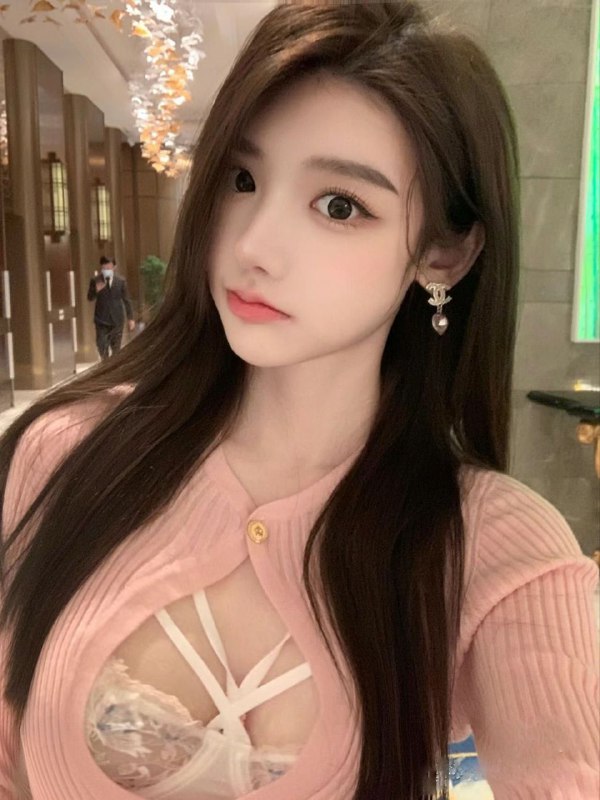 香港🇭🇰白小纯 极品新人净高 168  真🐻D 巨白真实资料 随时见本人全球各地  各种类型  见面付💰换号了😂👇👇会员永久有效！现用客服：@AnnaGJ168私聊不了：@AnnaGJ168bot