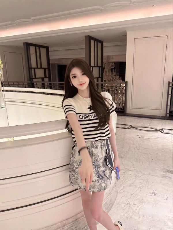 香港🇭🇰白小纯 极品新人净高 168  真🐻D 巨白真实资料 随时见本人全球各地  各种类型  见面付💰换号了😂👇👇会员永久有效！现用客服：@AnnaGJ168私聊不了：@AnnaGJ168bot