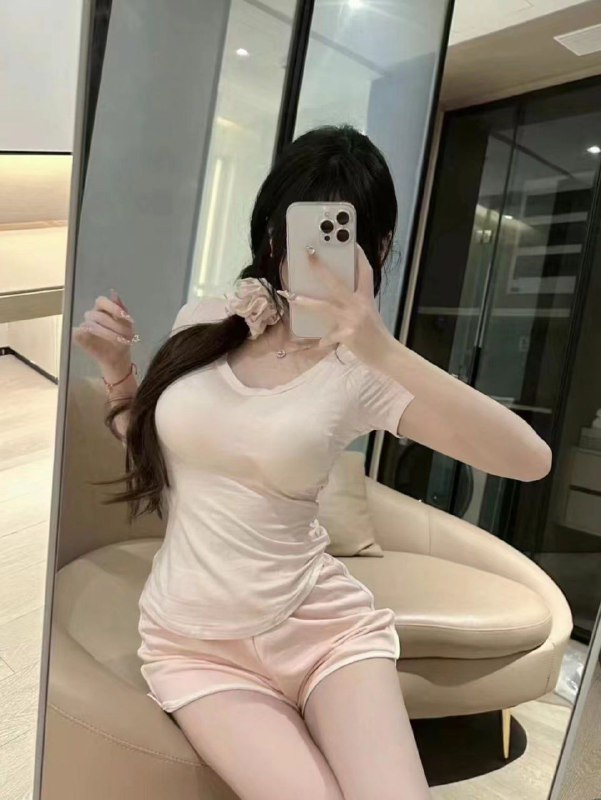 成都 .劳斯莱斯R172极品网红,御姐天然C＋肤白貌美 大长腿笔直，时尚洋气  温柔懂事，五官精致全球各地  各种类型  见面付💰换号了😂👇👇会员永久有效！现用客服：@AnnaGJ168私聊不了：@AnnaGJ168bot