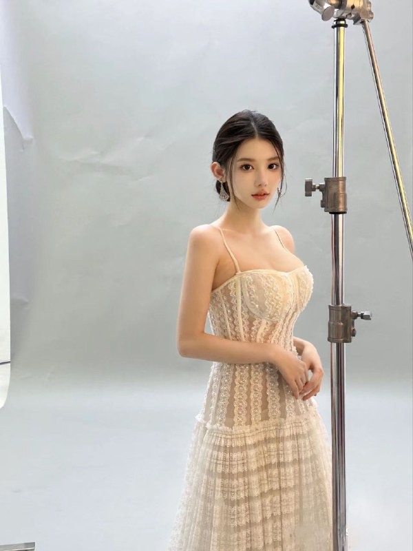 香港🇭🇰白小纯 极品新人净高 168  真🐻D 巨白真实资料 随时见本人全球各地  各种类型  见面付💰换号了😂👇👇会员永久有效！现用客服：@AnnaGJ168私聊不了：@AnnaGJ168bot