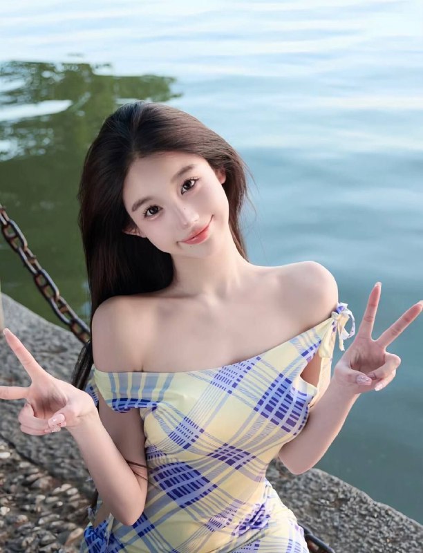 北京 硬万圈外网红 兼职  十一身高：175cm 体重：50kg年龄：03年  胸围：D职业：平面模特  博主抖音14.9w粉丝。微博26.5w粉丝人照合一，温柔气质，脾气好，情商高，情绪价值女友感拉满，身材37分，天然大胸🐻翘臀，身材超好，身体柔韧度满分，可一字马，皮肤Q弹白嫩。平时兼职有自己的生活，爱好打羽毛球，瑜伽，无任何风尘气全球各地  各种类型  见面付💰换号了😂👇👇会员永久有效！现用客服：@AnnaGJ168私聊不了：@AnnaGJ168bot