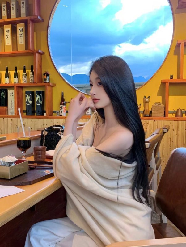 北京 硬万圈外网红 兼职  十一身高：175cm 体重：50kg年龄：03年  胸围：D职业：平面模特  博主抖音14.9w粉丝。微博26.5w粉丝人照合一，温柔气质，脾气好，情商高，情绪价值女友感拉满，身材37分，天然大胸🐻翘臀，身材超好，身体柔韧度满分，可一字马，皮肤Q弹白嫩。平时兼职有自己的生活，爱好打羽毛球，瑜伽，无任何风尘气全球各地  各种类型  见面付💰换号了😂👇👇会员永久有效！现用客服：@AnnaGJ168私聊不了：@AnnaGJ168bot