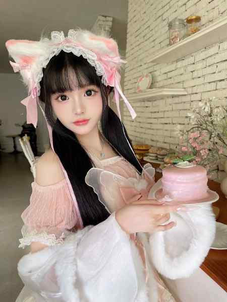 珠海 真实06171CM  44kg  胸C皮肤巨白   纯天然洋娃娃脸 巨嫩人照无差🥢腿A4腰  敏感体 一碰出氵体质三点粉 性格温柔可爱听话全球各地  各种类型  见面付💰换号了😂👇👇会员永久有效！现用客服：@AnnaGJ168私聊不了：@AnnaGJ168bot