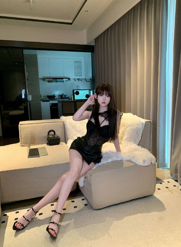 深圳 白虎学生 会一字马 第一次⬇️氵真实05年 身高165  体重42kg🐻36D （真实大二学生👩‍🎓在读电子商务学院 ）🌸刚破处🍬三点粉  一线天馒头粉粉嫩嫩🌸皮肤巨白 牛奶般滑嫩有光泽🍼🌸前凸后翘无赘肉 乖巧可爱🉑颜🉑甜💗🌸敏感体质易湿会吸娇喘 外表娇羞，🛏️上主动  服务超好，🉑69蛇纹，🚗，yt wt🌸本人性格好 青春活泼 无不良嗜好🌸偶尔兼职 期待素质哥哥🈶jk 丝袜，情趣