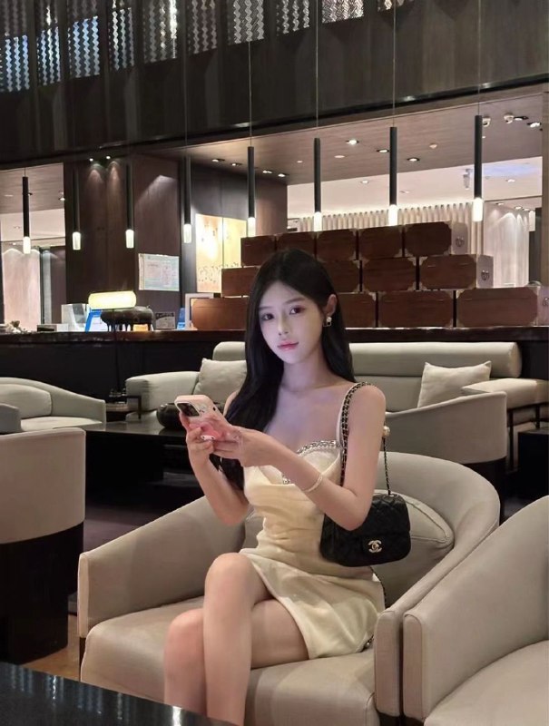 上海 洛安 04年167c 极品在校大学生露思 无纹身经常健身 马甲线 皮肤雪白 甜美温柔 蛇纹 69都可全球各地  各种类型  见面付💰换号了😂👇👇会员永久有效！现用客服：@AnnaGJ168私聊不了：@AnnaGJ168bot