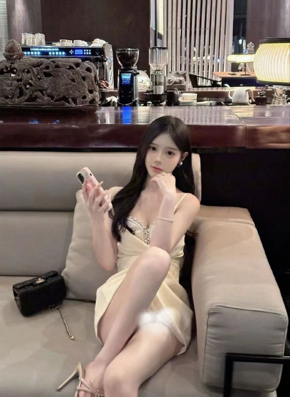 上海 洛安 04年167c 极品在校大学生露思 无纹身经常健身 马甲线 皮肤雪白 甜美温柔 蛇纹 69都可全球各地  各种类型  见面付💰换号了😂👇👇会员永久有效！现用客服：@AnnaGJ168私聊不了：@AnnaGJ168bot