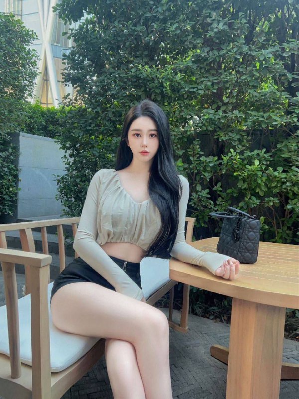 海口 • 03❤️人• 身高：Height 170• 体重：avoirdupois 45kg• 胸围：Bust D cup• 低素质勿扰全球各地  各种类型  见面付💰换号了😂👇👇会员永久有效！现用客服：@AnnaGJ168私聊不了：@AnnaGJ168bot