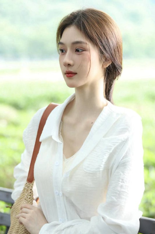 石家庄 身高：175（分毫不差年龄：2003（🐻：c体重：98  籍贯：四川全身冷白皮，白到发光全新人苏欣，清水出芙蓉天然去雕饰，最为一个土生土长的川妹子，却有着175的身高，因有着和李嘉欣相似的脸蛋在学校常常被同学称作小李嘉欣。身为平面模特专业的她，气质优雅，谈吐大方，时常走在大街上被街拍。不仅外表优秀，双商在线的她当年也是艺考第一的成绩考入了四川影视学院。内心单纯善良，坚韧勇敢，如有幸佳与你一见，必定眼前一亮，欣喜万分。全球各地  各种类型  见面付💰现用客服：@AnnaGJ168私聊不了：@AnnaGJ168bot