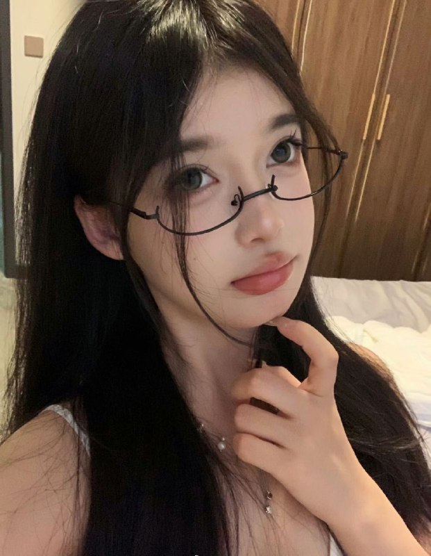 重庆 小白菜🥬🉑🍵学信网兼职学生 身高172体重96  年龄02真实在校大学生假期兼职，纯欲天花板有真实学生证可查学信网性格开朗，温柔耐心，不催不事全球各地  各种类型  见面付💰换号了😂👇👇会员永久有效！现用客服：@AnnaGJ168私聊不了：@AnnaGJ168bot