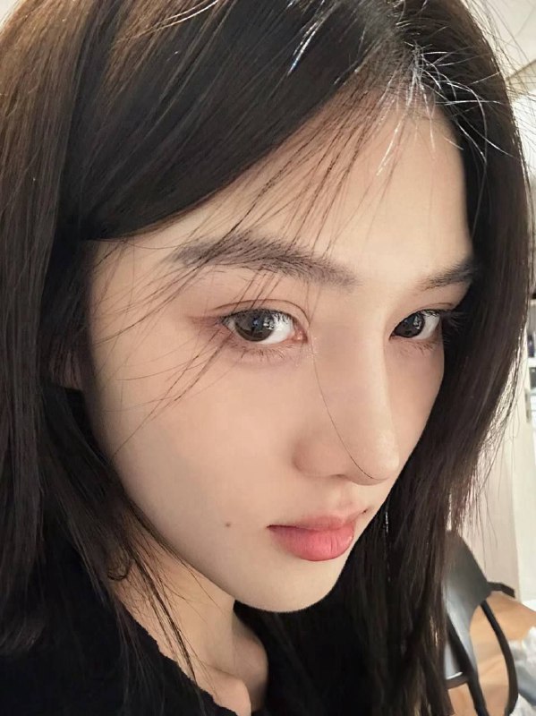 石家庄 身高：175（分毫不差年龄：2003（🐻：c体重：98  籍贯：四川全身冷白皮，白到发光全新人苏欣，清水出芙蓉天然去雕饰，最为一个土生土长的川妹子，却有着175的身高，因有着和李嘉欣相似的脸蛋在学校常常被同学称作小李嘉欣。身为平面模特专业的她，气质优雅，谈吐大方，时常走在大街上被街拍。不仅外表优秀，双商在线的她当年也是艺考第一的成绩考入了四川影视学院。内心单纯善良，坚韧勇敢，如有幸佳与你一见，必定眼前一亮，欣喜万分。全球各地  各种类型  见面付💰现用客服：@AnnaGJ168私聊不了：@AnnaGJ168bot