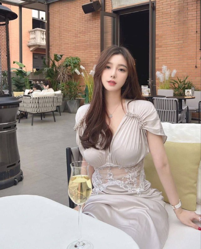 石家庄 御姐 平面模特 172 E 身材苗条 气质女神 筷子腿 服务热情全球各地  各种类型  见面付💰换号了😂👇👇会员永久有效！现用客服：@AnnaGJ168私聊不了：@AnnaGJ168bot