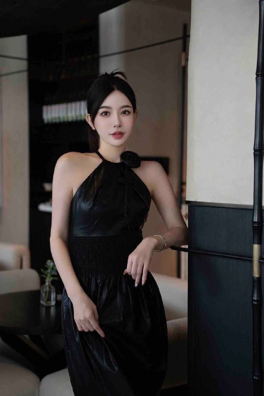 石家庄 173超模兼職佛系（只接待素质客户）皮肤雪白无纹身.性格超温柔.气质高级全球各地  各种类型  见面付💰换号了😂👇👇会员永久有效！现用客服：@AnnaGJ168私聊不了：@AnnaGJ168bot