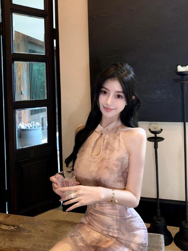 广州  陈佩琪  170  硬5⃣🌟圈外兼职🌟打扮洋气 高素质🌟皮肤雪白细腻 身高：170体重：45kg 年龄：00罩杯：真🐻D  真人真照  平时有健身、跳舞 可一字马