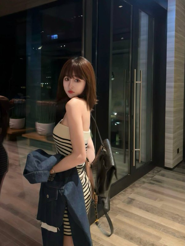 伦敦172c，真实网红博主，粉丝40万➕Ucl真实在校留学生，全欧洲可🪂，提前预约，真人真照