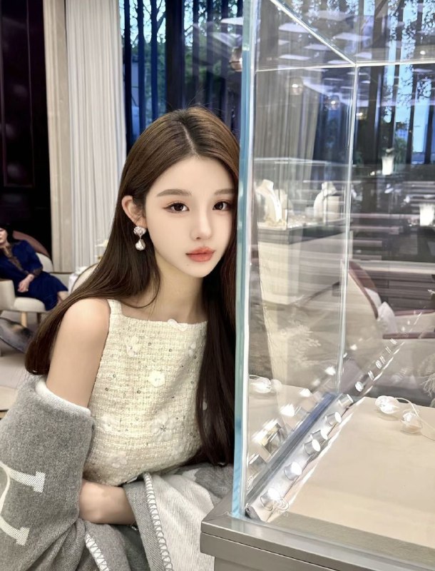 香港  极品天花板🐝170e🎤02年 真实大四艺术生在读 100%纯天然无整🎀爱好才艺---瑜伽 游泳 舞蹈 油画💧酒杯腿腿长腰细 三点超粉 紧致💧多女友感