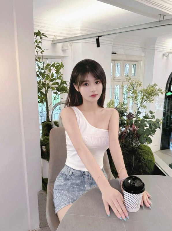 广州🌹170 橘子Height身高/170Weight体重/95·Bust胸围/D纯天然D蜜桃臀前凸后翘s型身材皮肤光滑雪白 吹弹可破温柔可爱可盐可甜真人真照支持验证本人比照片更好