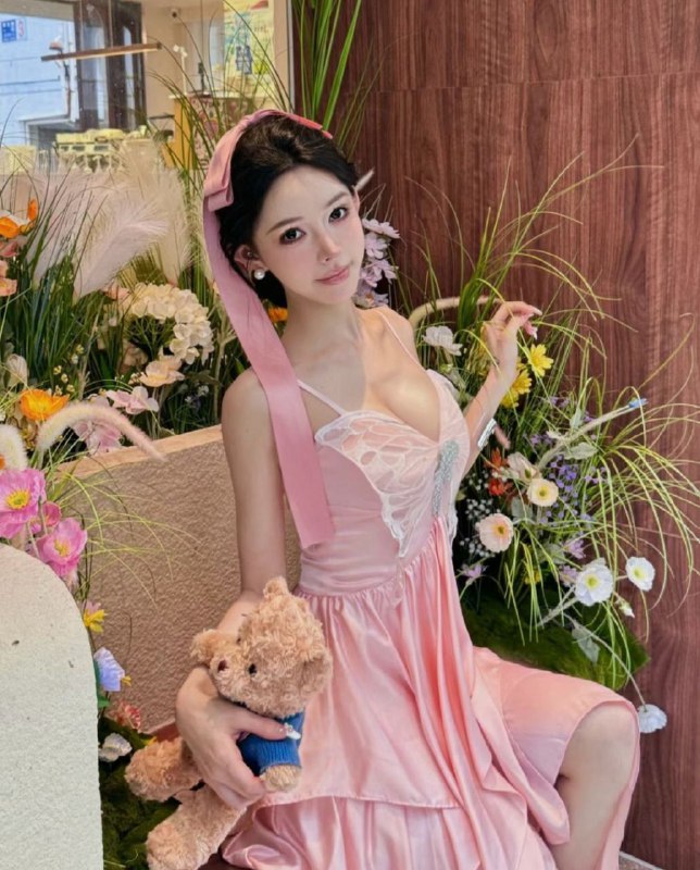 南京  Laochen💝建邺区刚下氵 极品网红！高素质   瑜伽教练身高：170cm体重：96年龄：03年胸围：E白🐯身材风韵 有马甲线  前凸后翘🥢腿🍑臀      全身雪白 可69 可🐍无纹身🔥好  待客热情  配合度高  乖巧听话多种风格清纯可爱气质御姐皆可