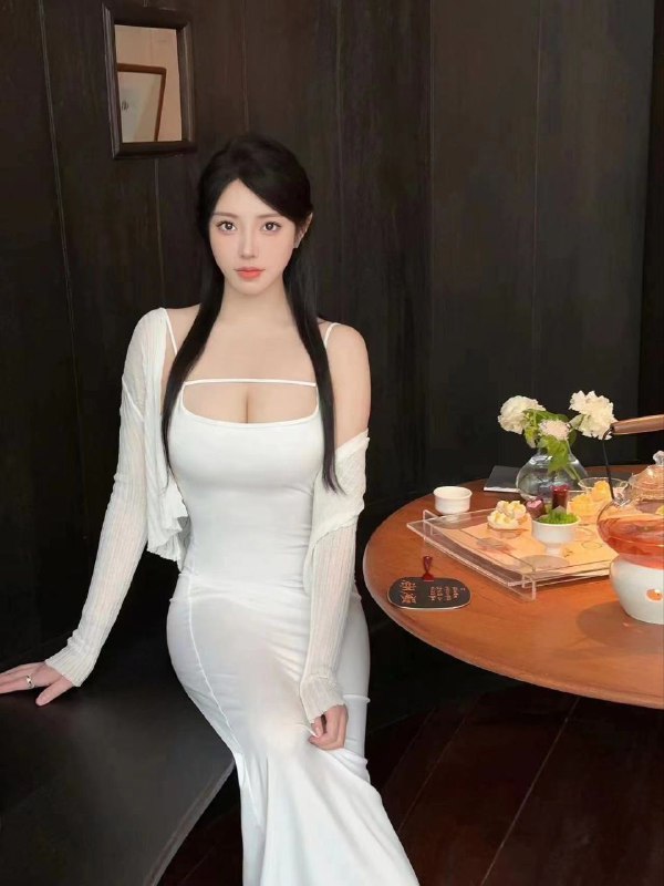 苏州极品女友系御姐❤️人99年   173E  0整肤白貌美🐻大🍑大  口🔥一流 巨sao高素质 高情商声音甜美  性格温柔期待与你的相遇💗乔🉑69🐍吻🈚️纹身