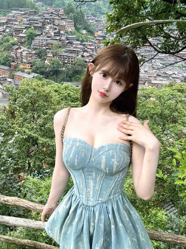 福州  167D 03年风情万种 敏感易高潮童颜巨乳🍑臀🦋腿↕️三点粉