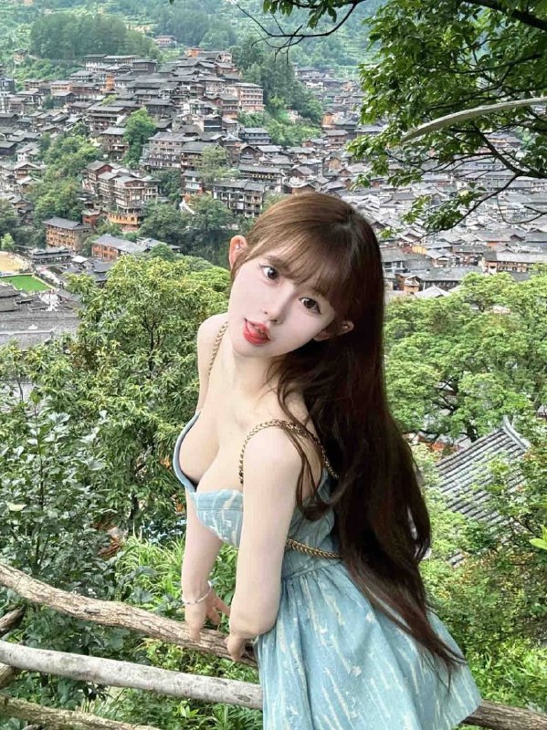 福州  167D 03年风情万种 敏感易高潮童颜巨乳🍑臀🦋腿↕️三点粉