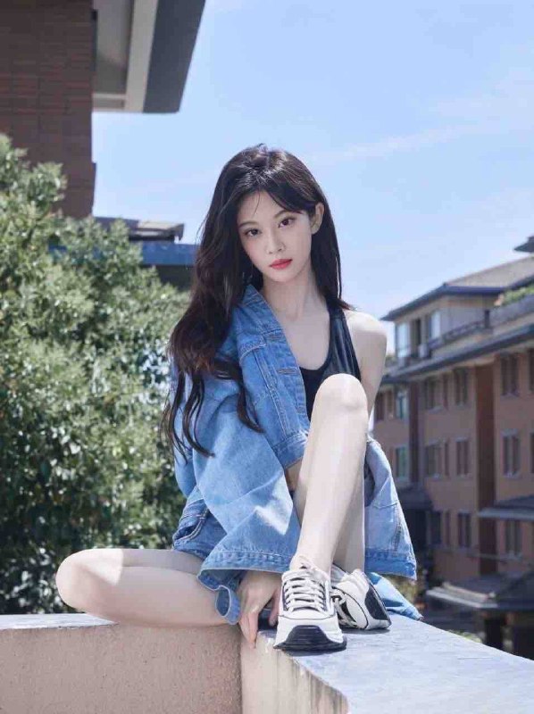 长春🌙新人刚下💦长春在校大学生兼职真实05全身雪白、蜜桃臀身高175可指定