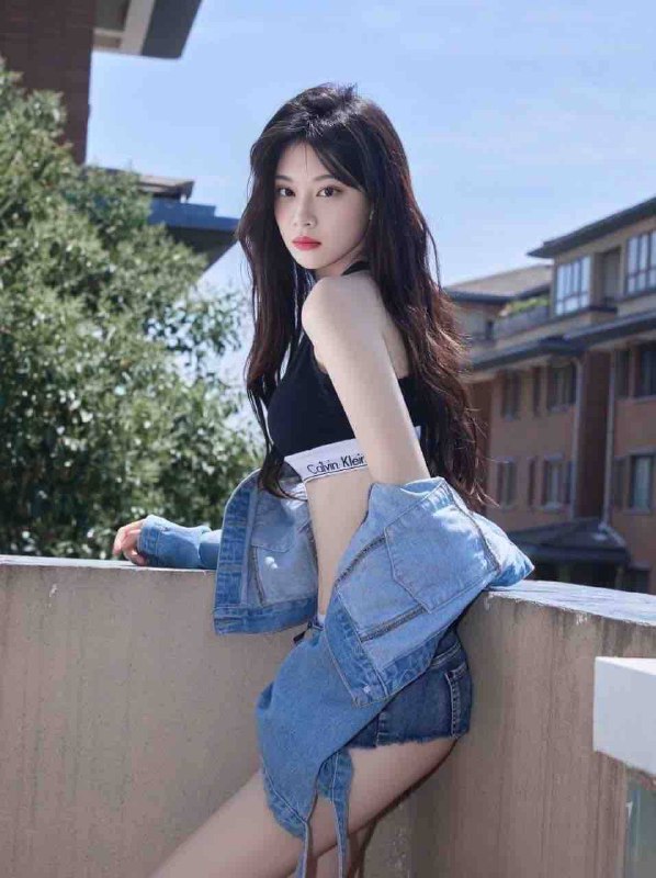 长春🌙新人刚下💦长春在校大学生兼职真实05全身雪白、蜜桃臀身高175可指定