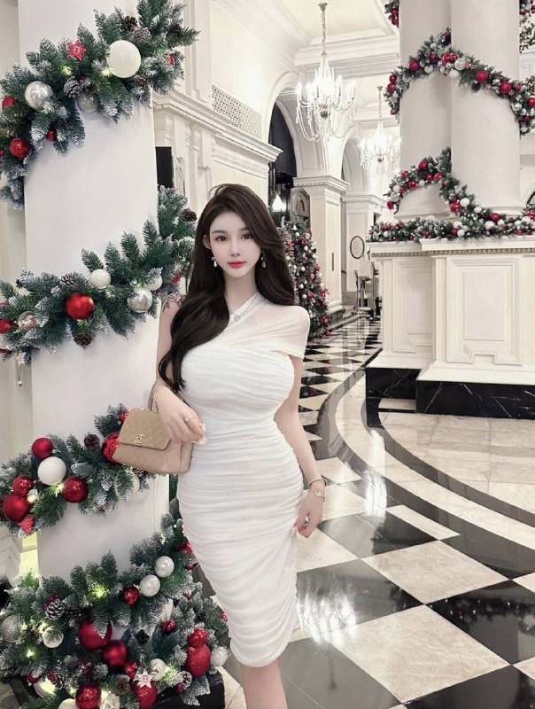 嘉兴  新人首开小雪网红车模新人净170E，体重98。🐍吻.69🔥好不事儿，全身雪白，性感妩媚可甜可骚，给你女友般体验。百分百碧玺类型。