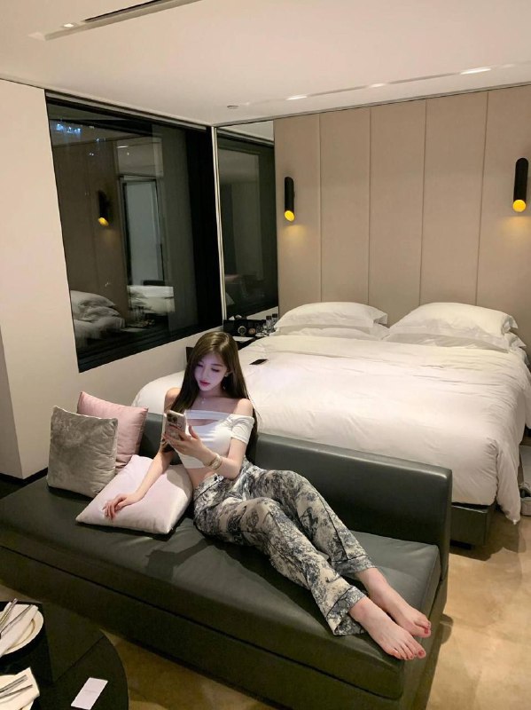 杭州 苏微微168🐻D02年.爱好健身 ，吃吃吃.蚂蚁腰 翘臀 身材比例超完美.穿着大牌洋气有气质 温柔高素质圈外兼职.兼职.兼职.不常在.期待不验证