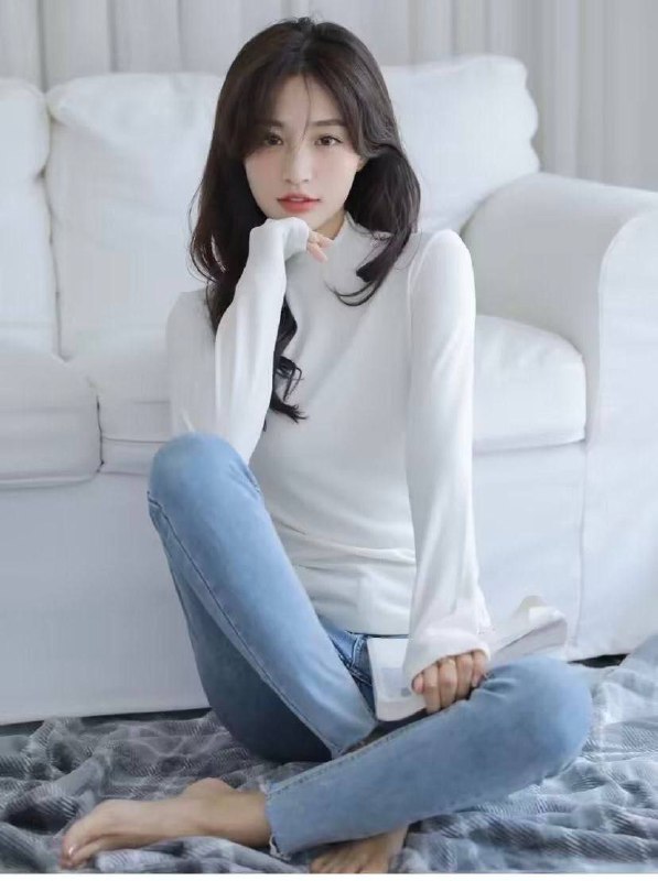 乌鲁木齐  学生02-169-D 气质清纯 肤白滑嫩 乖巧可爱