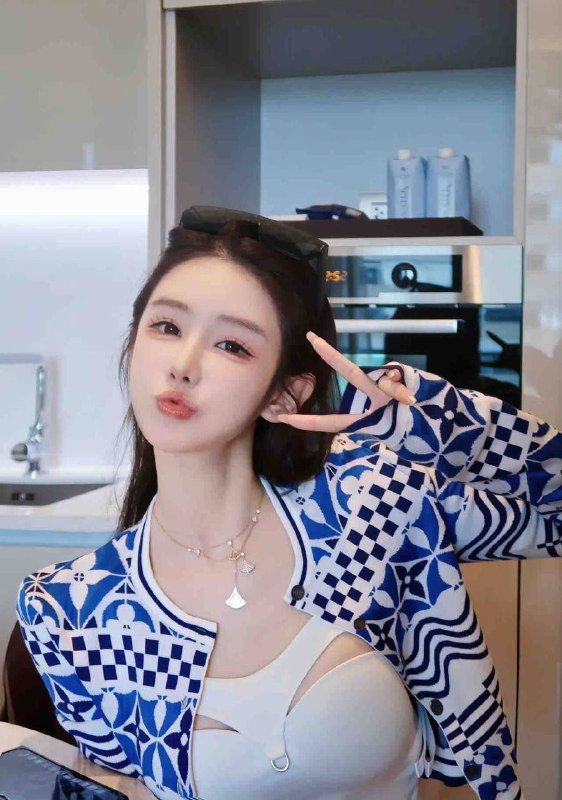 173-D 硬❺⬆️🦜广州极品天菜  顶🔝妹🦜天仙顶妹 硬5不议 温婉美人💦白皙长腿净高173🍑九头身好比例天然蜜桃E白雪肌 杨柳腰体重87斤 高瘦洋气款 喜矮胖壮大骨架请绕道高情商好fw.  女友feel小范围约会。不去远程 只见素质课🌟星河滚烫 你是人间理想🌟🌟需要安排点击预约:@AnnaGJ168📲被双向限制请联系:@AnnaGJ168bot【安娜国际外围】深圳、广州高端外围为极搜长期重金付费广告，请放心消费，秉持客户满意度，客户忠诚度，客户超值惊喜的客户关系理念，放心预约。